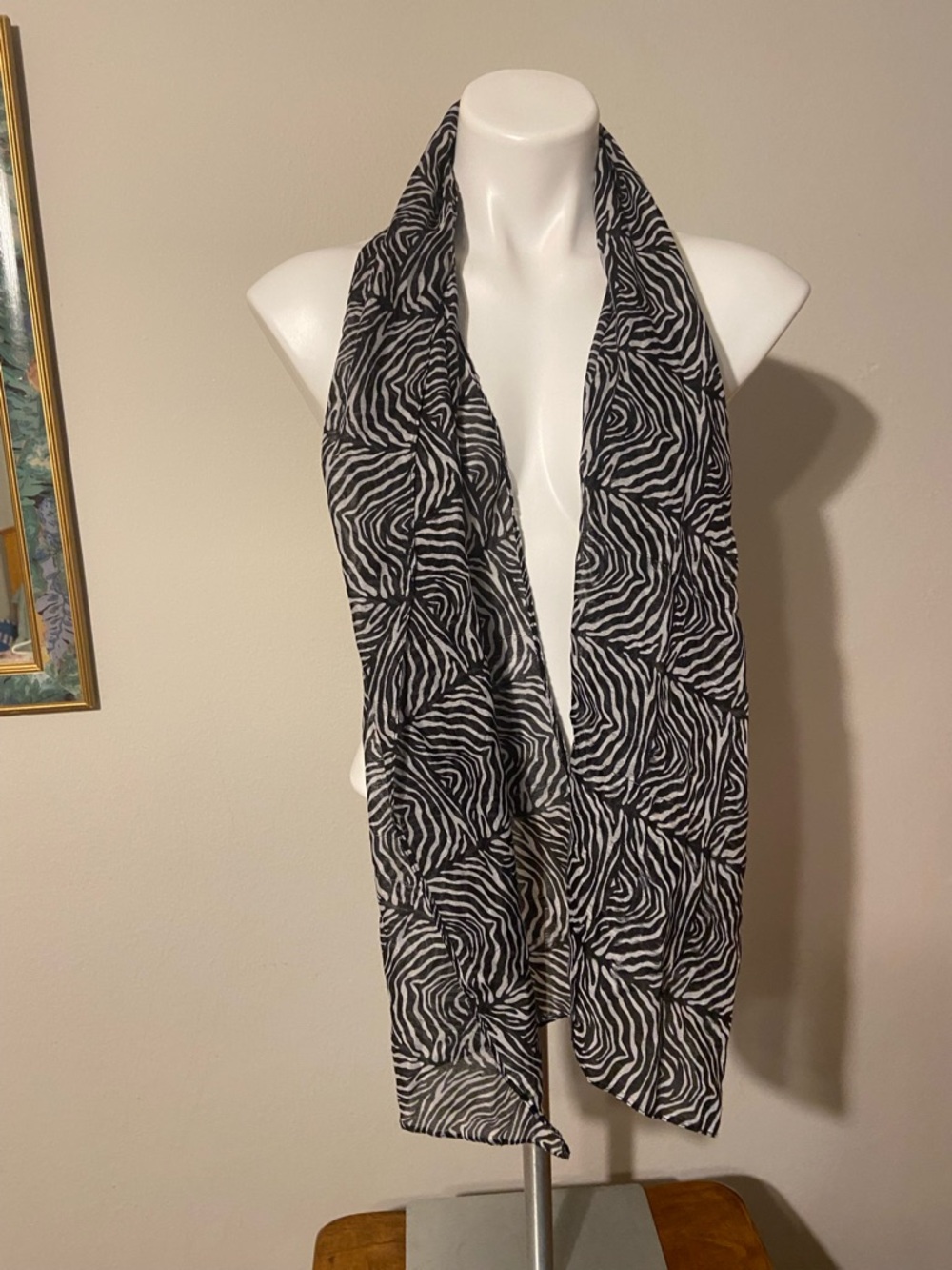9 scarves 
Lot of nine scarves  see pictures - Picture 2 of 9